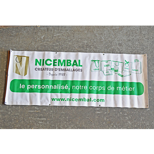 Utilisez la bâche personnalisée Nicembal pour communiquer avec votre cible !